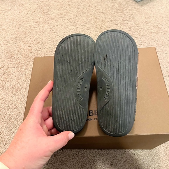 Burberry Slides-Kids Size 31 (euro sizing) - Picture 2 of 3